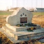 Pomnik poświęcony bohaterskiej walce żołnierzy AK, którzy w okolicach miejscowości Kiełbaski stoczyli bitwę 5 października 1946 roku.